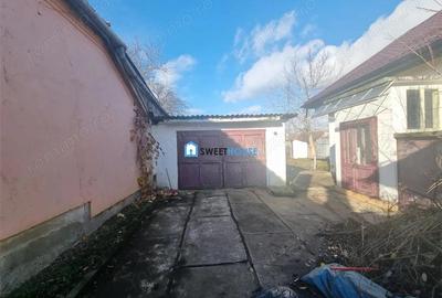 Casa de vanzare cu 4 camere si anexe in Fagaras. - 10