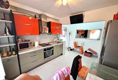 Apartament cu 4 camere decomandat în Central - 3