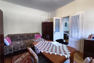 Casa pe un nivel renovata,curte individuala teren 780mp - 8