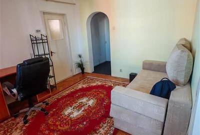 Apartament cu 2 camere nedecomandat în Podu Roș