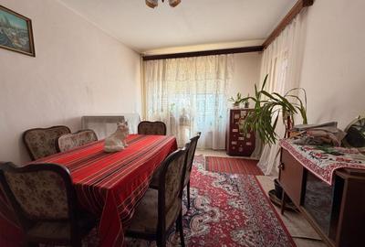 Apartament cu 3 camere în Crângași