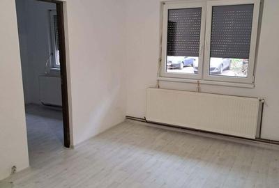 Apartament cu 2 camere semidecomandat în Micro 15