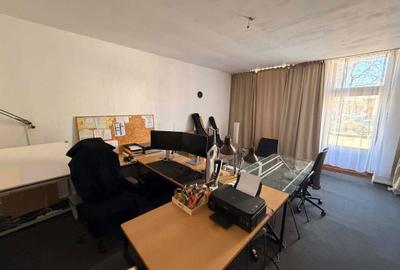 Spațiu comercial, de 60 mp, în Central - 3