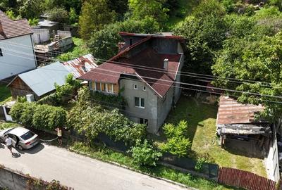 Casa de vanzare zona centrala langa magazinul Penny Brezoi - 3