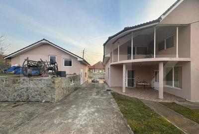 Casa de vanzare, cu 6 camere, 200 mp, zona Hotar - 2