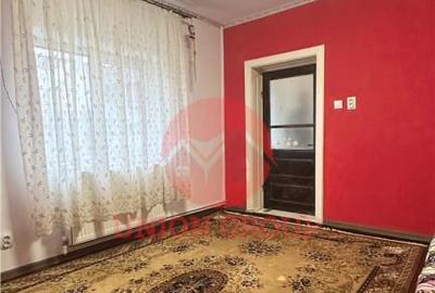 Casă cu 4 camere cu Teren 200 Mp în Viile Noi