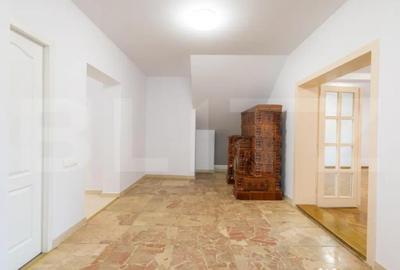 Spațiu comercial, de 62 mp, în Central - 6