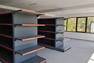 Spatiu comercial de inchiriat – 300 mp vitrina, rafturi montate VADU LAT, GR - 3