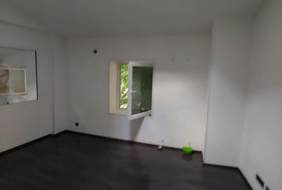 Zona Eminescu Dacia S+P+1+M  290 mp utili zona de birouri - 14