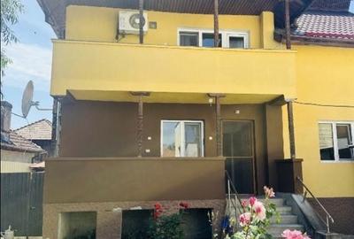 Casă cu 4 camere în Central - 2