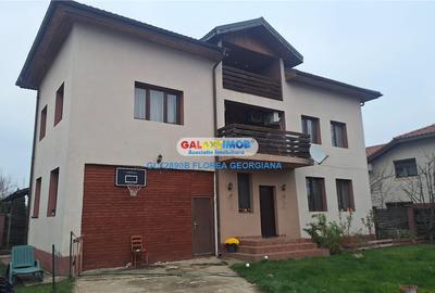 Casă cu 8 camere cu Garaj în Odăi
