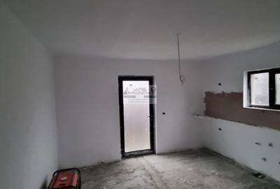 Casă cu 5 camere cu Teren 504 Mp în Tătărăști - 2