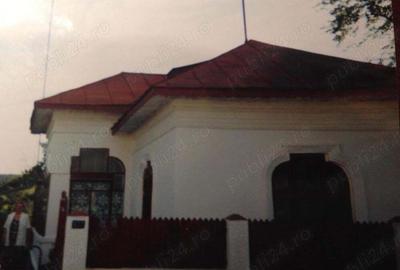 Casă cu 5 camere cu Teren 700 Mp în Bucșani - 1