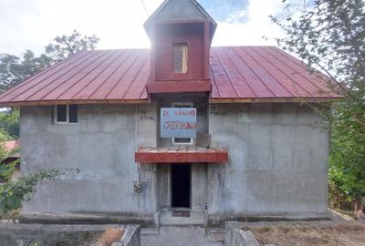 Casă cu 4 camere în Posada