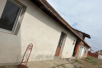 Casă cu Teren 1000 Mp în Central - 9