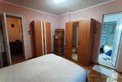 Vila cu aspect de conac in centrul Ploiestiului, ideala pentru locuinta, birou s - 11