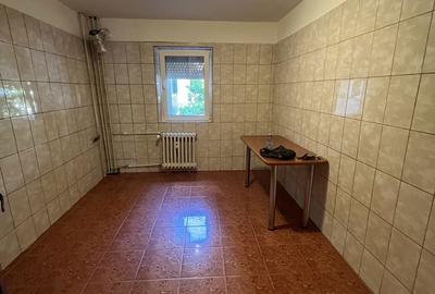Apartament cu 4 camere decomandat în Calea București - 7