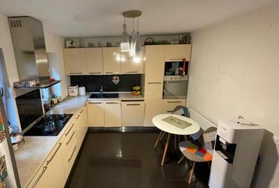 Duplex cu 6 camere cu Canalizare în Central - 7