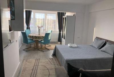 Garsonieră decomandată în Central