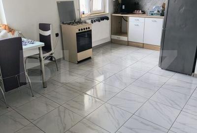Apartament cu 3 camere semidecomandat în Cuzdrioara - 3