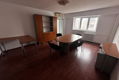 Apartament cu 3 camere semidecomandat, mobilat în Splaiul Unirii - 17