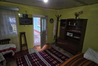 Casă cu 4 camere cu Teren 703 Mp în Făcăeni - 2