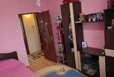 Apartament cu 3 camere semidecomandat în Central - 3
