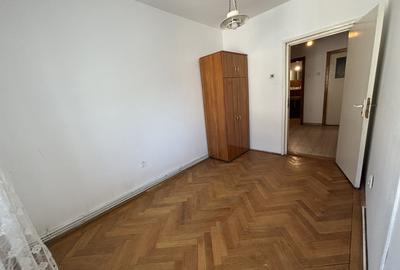 Apartament cu 3 camere decomandat, mobilat în Warthe - 4