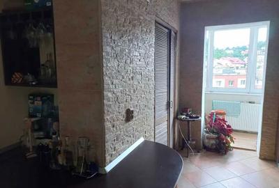 Apartament cu 3 camere decomandat în Drumul Carului - 2