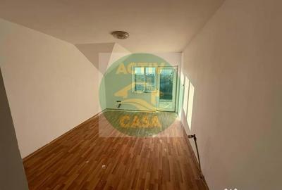 Casă cu 4 camere cu Teren 900 Mp în Săbăoani - 2
