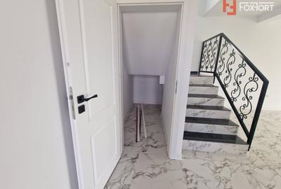 Duplex cu 3 camere cu Canalizare în Central - 18