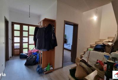 Casă cu 5 camere cu Teren 1374 Mp în Central - 4