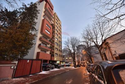 Apartament cu 3 camere decomandat, mobilat în P-ța Alba Iulia - 12