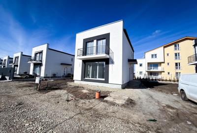 Casă individuală cu 4 camere cu Canalizare în Sânpetru - 9