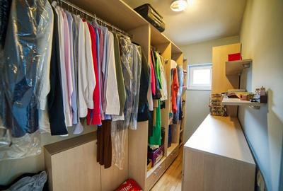 Casa complet mobilata 5 camere 3 bai curte generoasa - 30