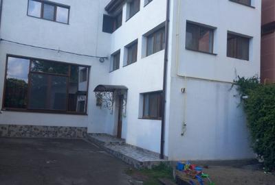 Casă cu 4 camere cu Teren 400 Mp în Central - 9