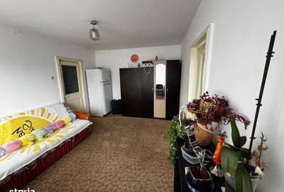 Apartament cu 3 camere semidecomandat în Podu Roș - 4