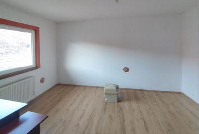 Apartament spațios, pe două niveluri, cu garaj – Brasov Vechi - 1