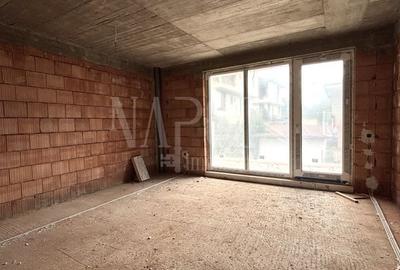 Duplex cu 6 camere cu Canalizare în Florești