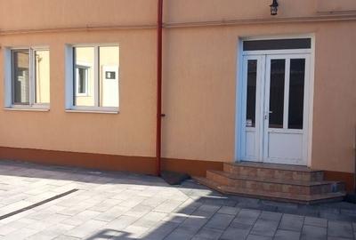 Casă cu 4 camere în Central - 4