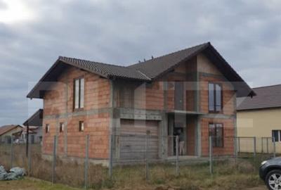 Vila mare, proiect frumos, teren 762 mp, garaj, Parta-Timiso - 2