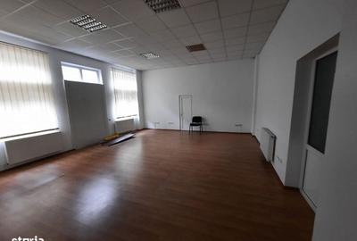 Spațiu comercial, de 100 mp, în Central - 17