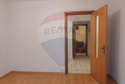 Apartament cu 3 camere de vanzare - 16