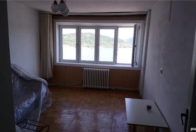 Apartament cu 2 camere decomandat în Orșova - 4