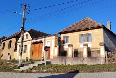 Casă cu 4 camere în Central