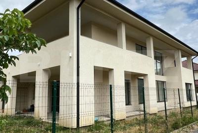 Casa individuala 270 mp, teren 508 mp, zona Carpati 2 - 4