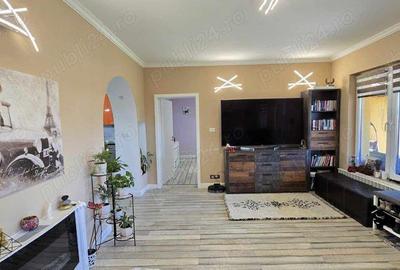 Casă cu 4 camere cu Teren 442 Mp în Central - 10