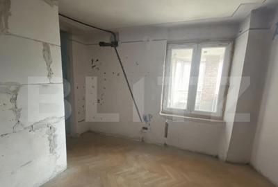 Apartament cu 3 camere semidecomandat în Cugir - 10