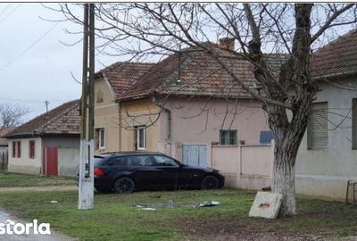 Casă cu 2 camere cu Teren 1080 Mp în Central - 2