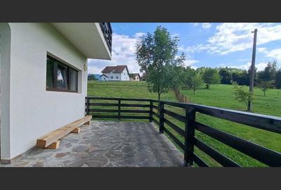Casă cu 12 camere cu Teren 1300 Mp în Șimon - 4